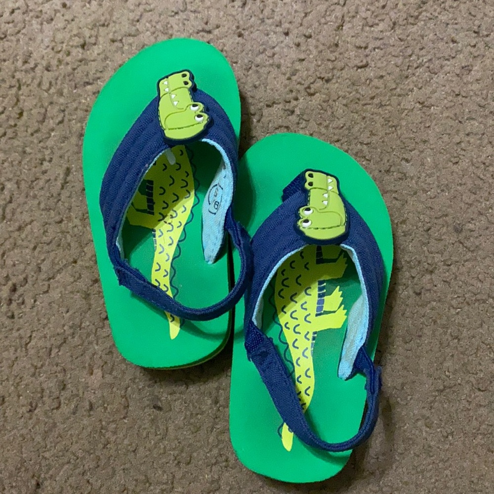 Good beach or outside sandals